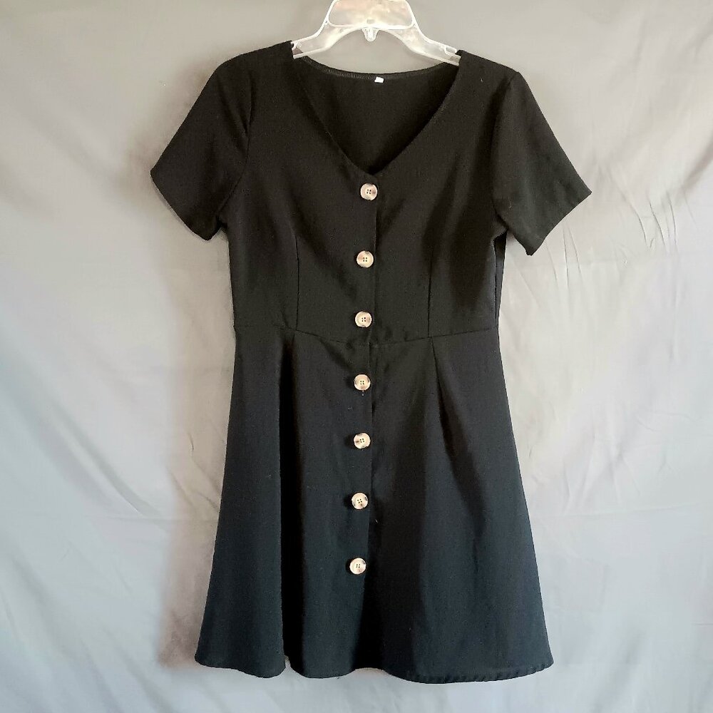 Black Dress Women's Medium Buttons!!